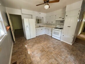 1154 SW Lee Ln in Grants Pass, OR - Building Photo - Building Photo