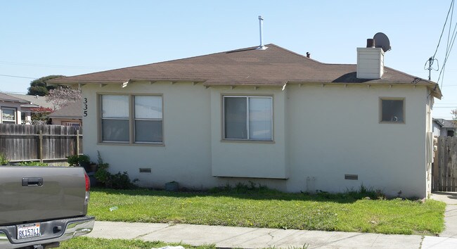 335-337 Bristol Blvd in San Leandro, CA - Building Photo - Building Photo