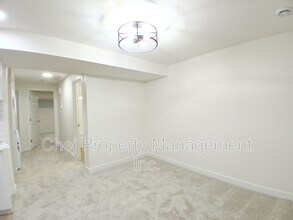 5144 Kinney Pl SW in Edmonton, AB - Building Photo - Building Photo