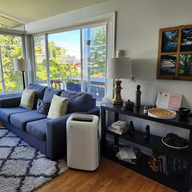 9813 62nd Ave S, Unit SI ID1310552P in Seattle, WA - Building Photo - Building Photo