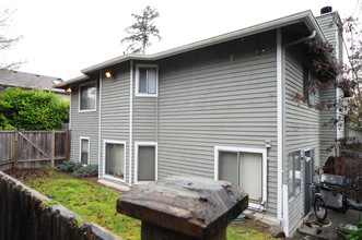 21713 80th Ave W in Edmonds, WA - Foto de edificio - Building Photo