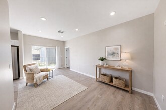 5262 Tipton St in San Diego, CA - Building Photo - Building Photo