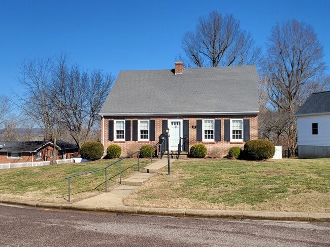 property at 10 W Way Dr