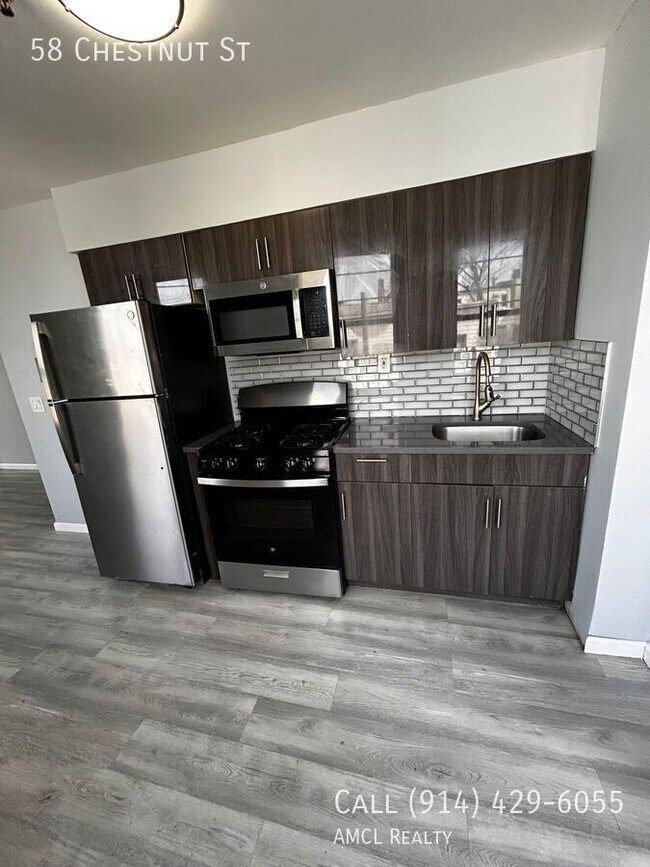 58 Chestnut St in Yonkers, NY - Building Photo - Building Photo