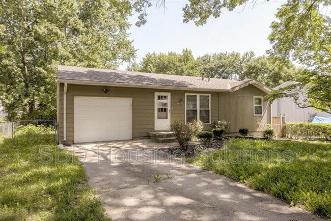 18304 E 18th St N in Independence, MO - Building Photo - Building Photo