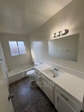 941 S Demaree St in Visalia, CA - Building Photo - Building Photo