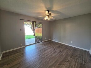 1015 Western Hills Dr in Katy, TX - Building Photo - Building Photo