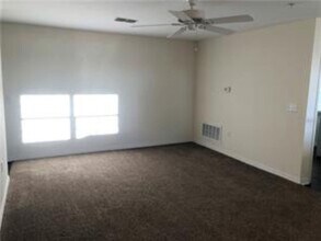 3601 Cypress Gardens Rd-Unit -15 in Winter Haven, FL - Foto de edificio - Building Photo