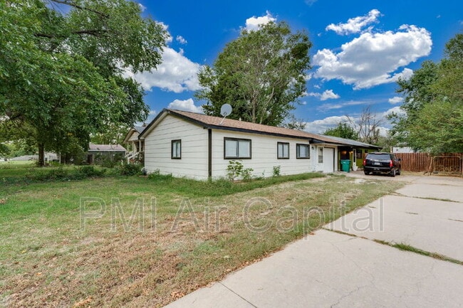 property at 615 N Elder St