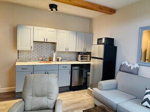 1485 Murrelet Dr in Redmond, OR - Building Photo - Building Photo