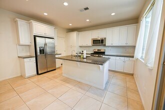 952 Sea Glass Wy in San Diego, CA - Building Photo - Building Photo