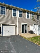 207 Springmont Dr in Wyomissing, PA - Building Photo - Building Photo
