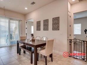 9403 Rancho Viejo Dr in Bakersfield, CA - Building Photo - Building Photo