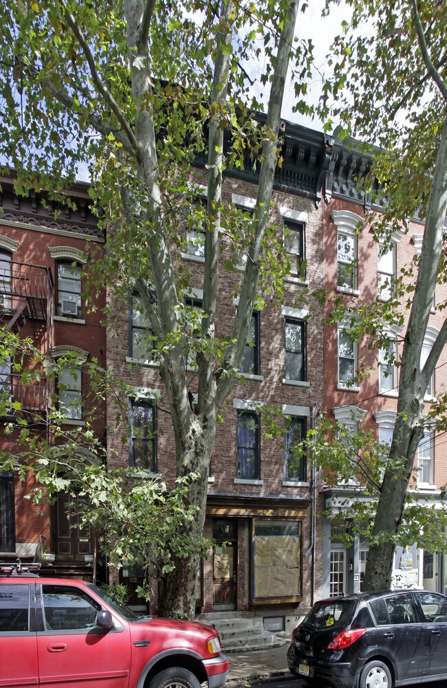 112 Morris St