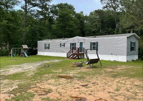 161 Burr Rd in Leesville, LA - Building Photo