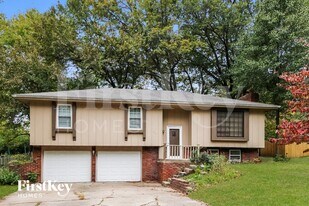 704 Melrose St in Liberty, MO - Building Photo