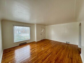 3734 Capitol Ave in Warren, MI - Building Photo - Building Photo