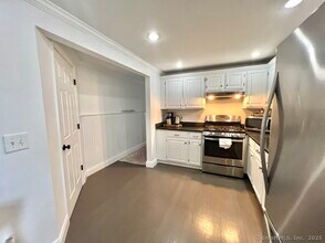840 E Broadway in Milford, CT - Building Photo - Building Photo