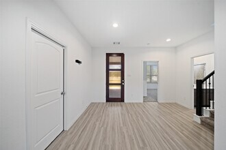 105 Whelan Ln in New Waverly, TX - Building Photo - Building Photo