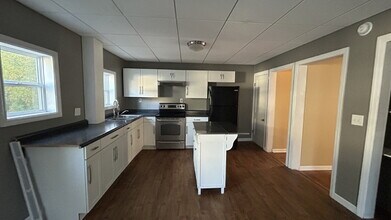 3 George St in Sanford, ME - Building Photo - Building Photo