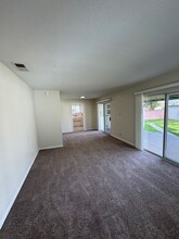 161 N H St in Oxnard, CA - Building Photo - Building Photo
