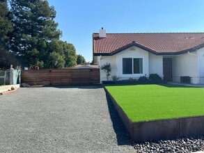 946 St Ann Dr in Paso Robles, CA - Building Photo - Building Photo