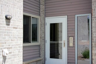 Cedar Street Complex in Remer, MN - Foto de edificio - Building Photo