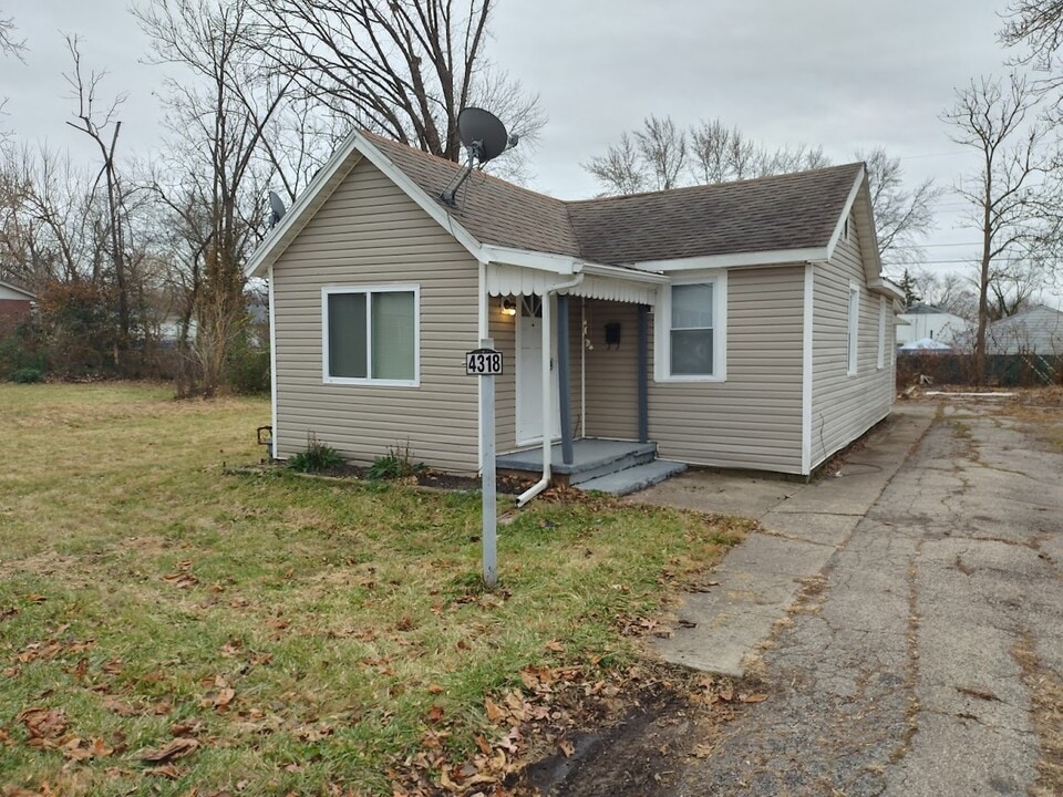 4318 Nevada Ave in Dayton, OH - Foto de edificio