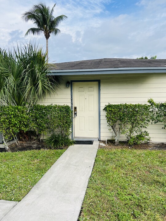 1756 My Pl, Unit 1756 in West Palm Beach, FL - Building Photo