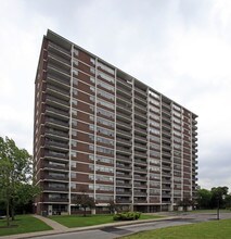 45 La Rose Avenue Apartments in Toronto, ON - Building Photo - Building Photo