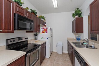 2307 Silver Palm Dr in Kissimmee, FL - Building Photo - Building Photo