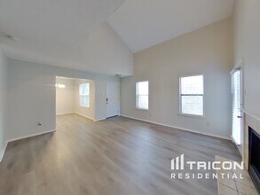 1611 Sunset Village Dr in Duncanville, TX - Building Photo - Building Photo