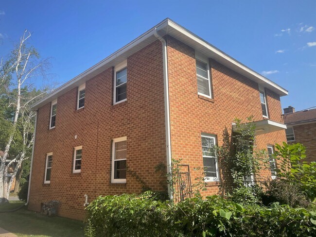 318 Pawling St, Unit 2 in Madison, WI - Foto de edificio - Building Photo
