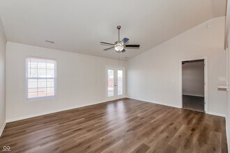 7612 Hidden Valley Ln in Indianapolis, IN - Building Photo - Building Photo