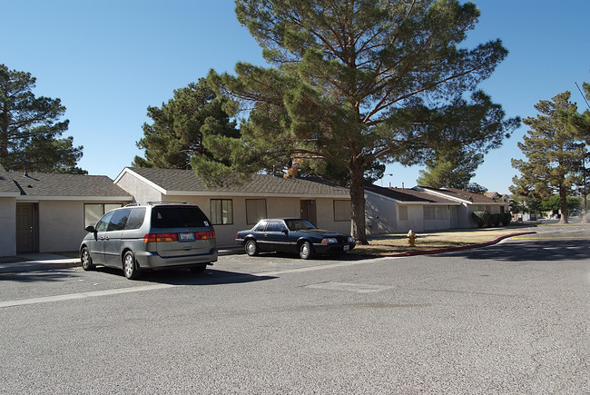 Jones Gardens in Las Vegas, NV - Building Photo - Building Photo