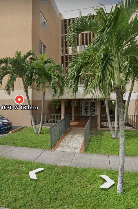 4670 W 13th Ln in Hialeah, FL - Foto de edificio