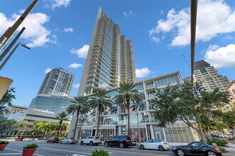 175 1st St S in St. Petersburg, FL - Foto de edificio - Building Photo