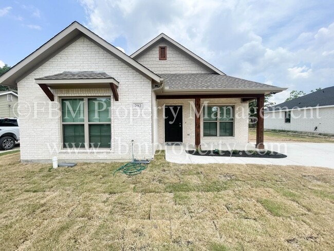property at 292 Cosey St
