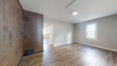 5712 Behrwald Ave in Cleveland, OH - Building Photo - Building Photo