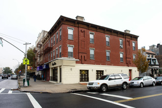 22-77 Steinway St in Astoria, NY - Building Photo - Primary Photo