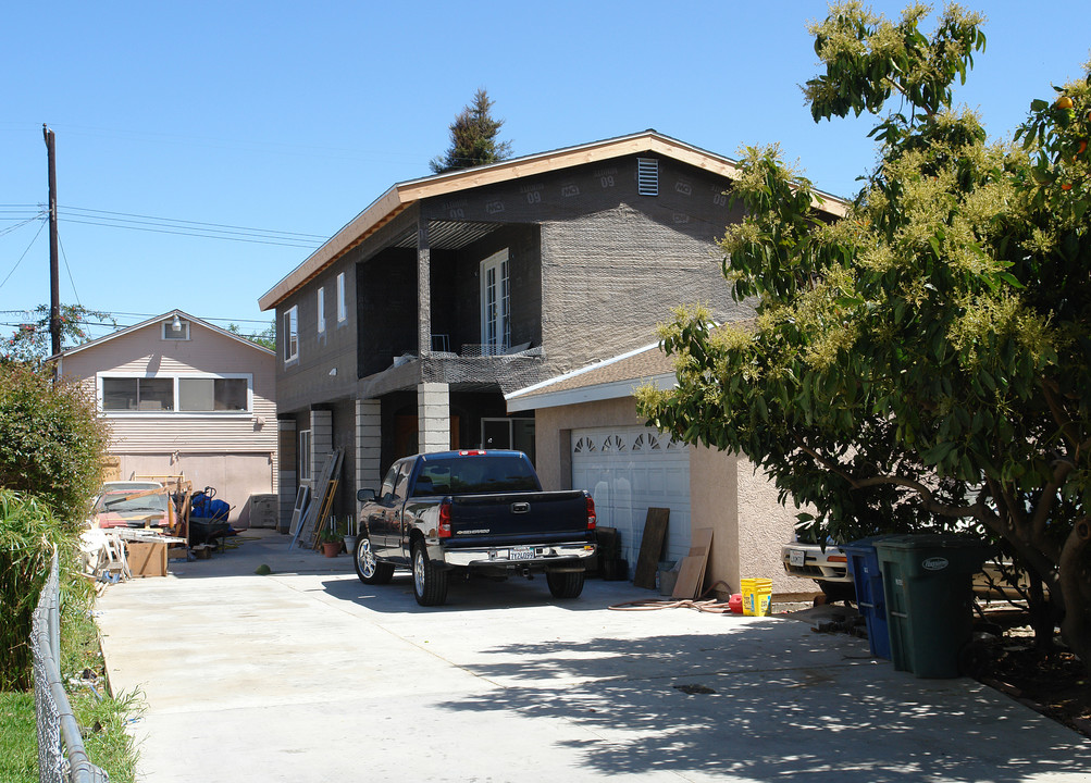 235-237 El Medio St in Ventura, CA - Building Photo