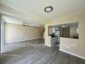 522 Australian Way in Davenport, FL - Building Photo