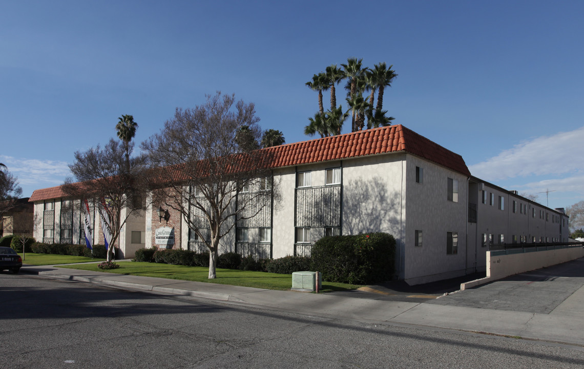 Casa Granada Apartments in Riverside, CA - Building Photo