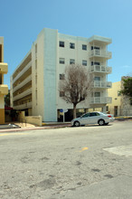 The Lois Apartments in Miami Beach, FL - Foto de edificio - Building Photo