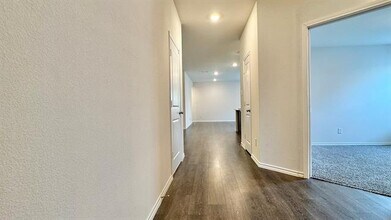 1420 Stuarts Frst Dr in Denton, TX - Foto de edificio - Building Photo