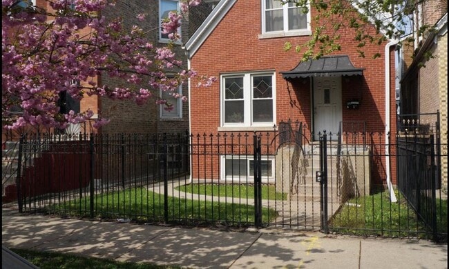 834 California N Ave, Unit 2