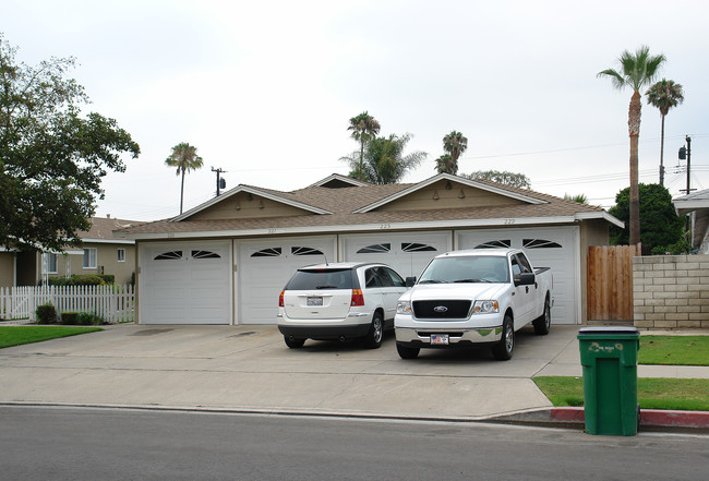 223-229 S Oak St in Orange, CA - Building Photo - Building Photo