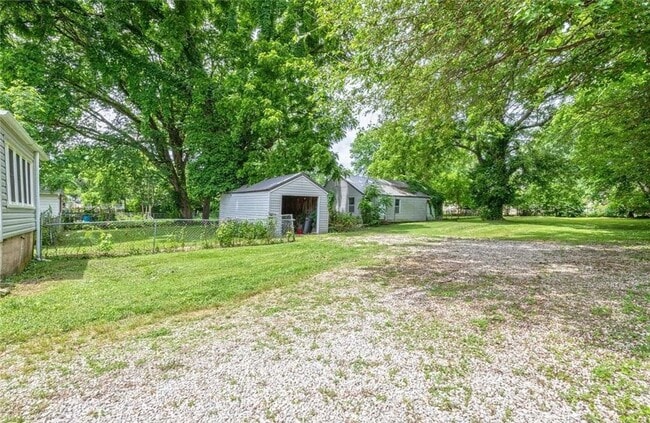 802 U.S. Rt. 66 in Waynesville, MO - Building Photo - Building Photo