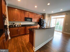 12239 Water Elm Ln in Fairfax, VA - Building Photo - Building Photo
