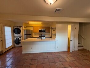 1717 Upperline St in New Orleans, LA - Building Photo - Building Photo